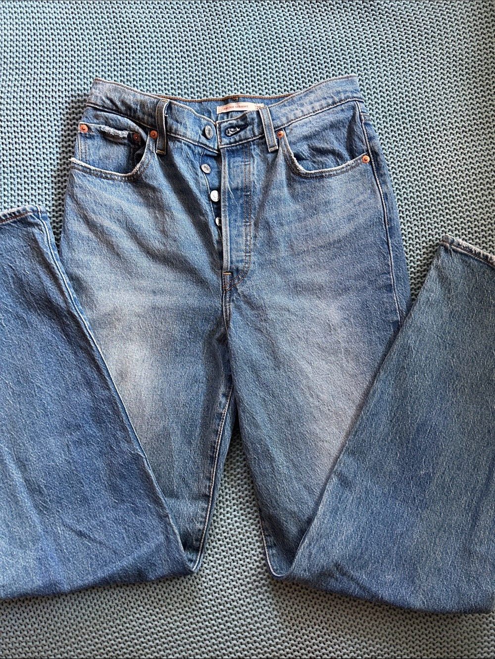 Levi’s Ribcage Straight 28” waist women’s blue denim jeans